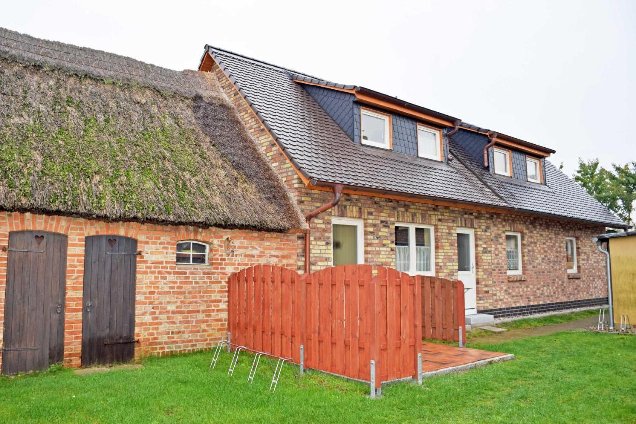 Ferienhaus Mit Terrasse Am Heideweg Baabe Ngoại thất bức ảnh